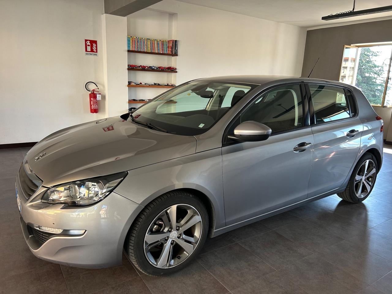 Peugeot 308 BlueHDi 120 S&S EAT6 Allure