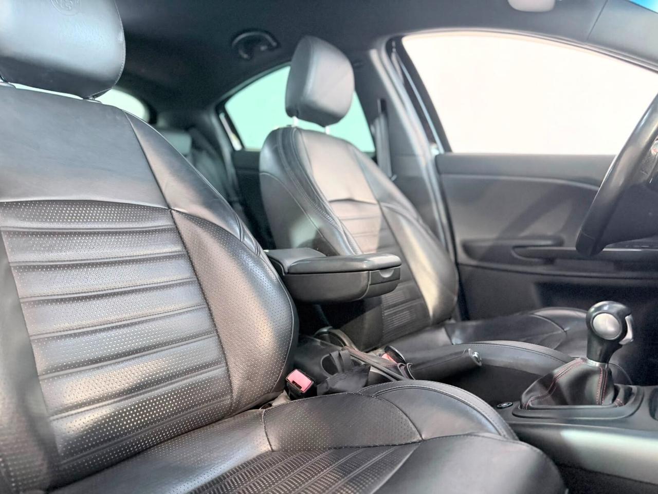 ALFA GIULIETTA AUTOMATICA GPL 170CV CARBON LOOK