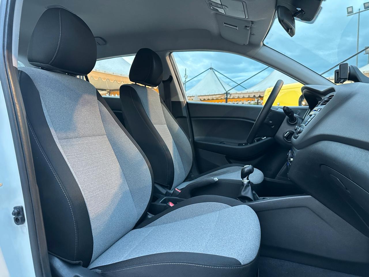 HYUNDAI i20 1.2 84 CV 5 porte Econext Login