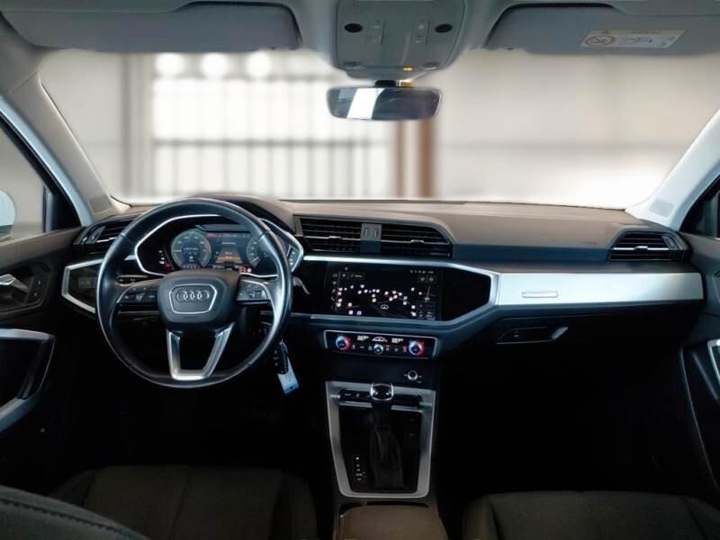 Audi Q3 45 TFSI e S tronic Business