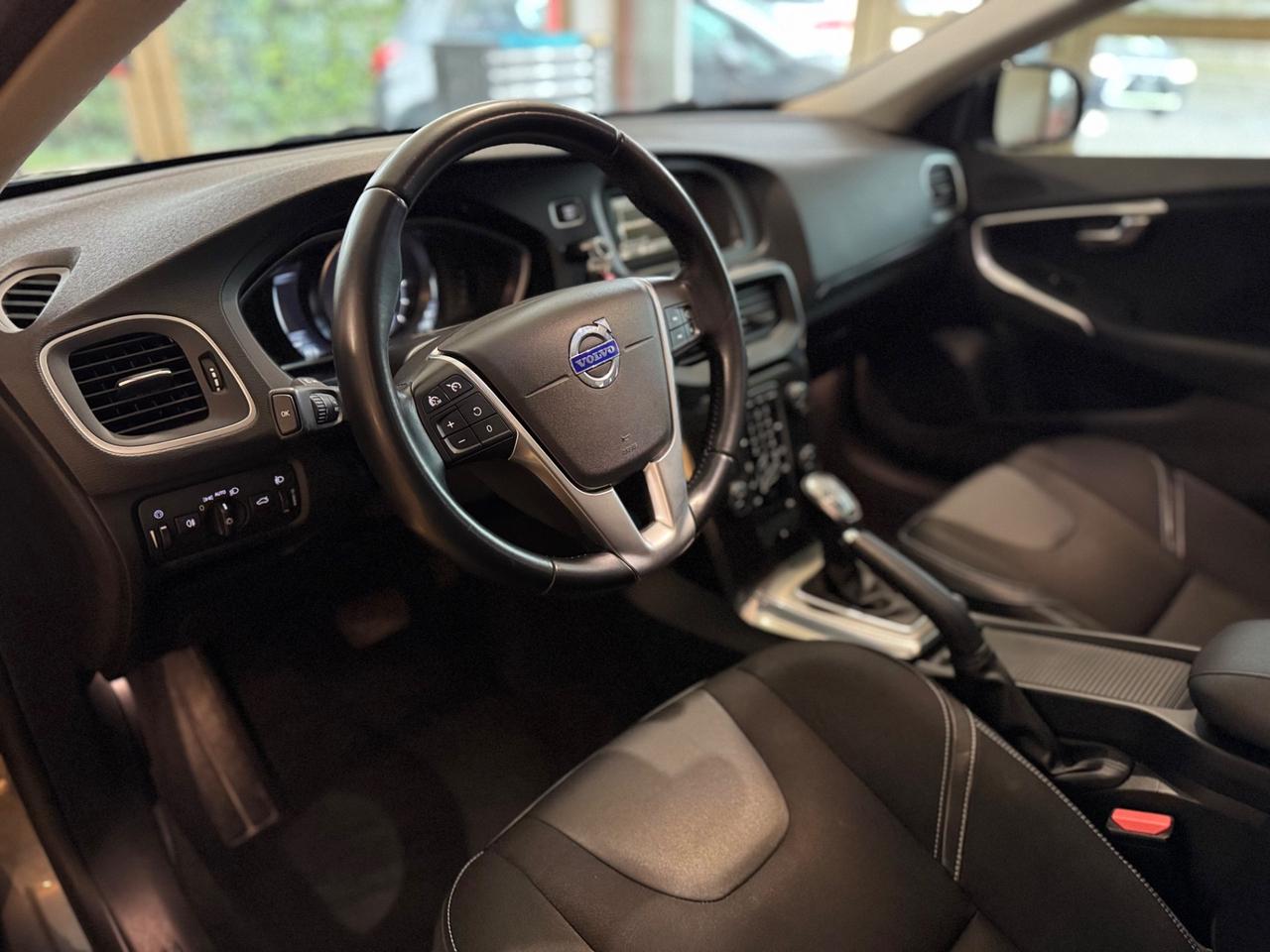 Volvo V40 D3 Geartronic Summum