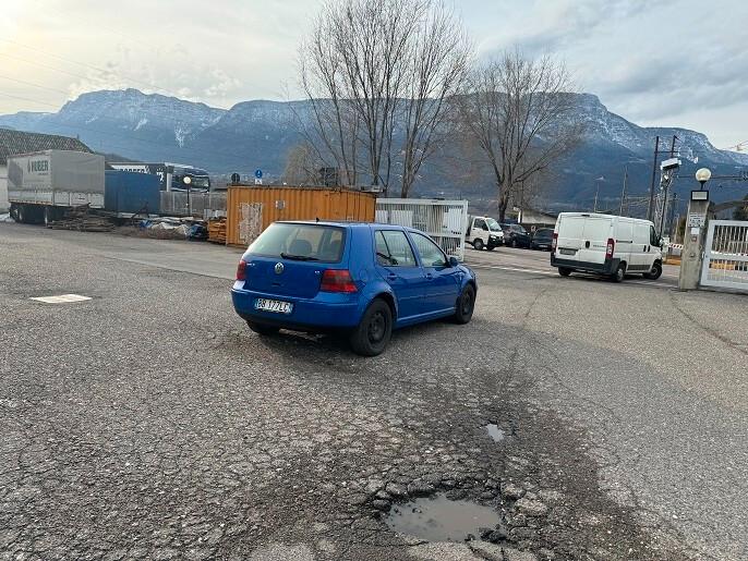 Volkswagen Golf 1.6 cat 5 porte Comfortline