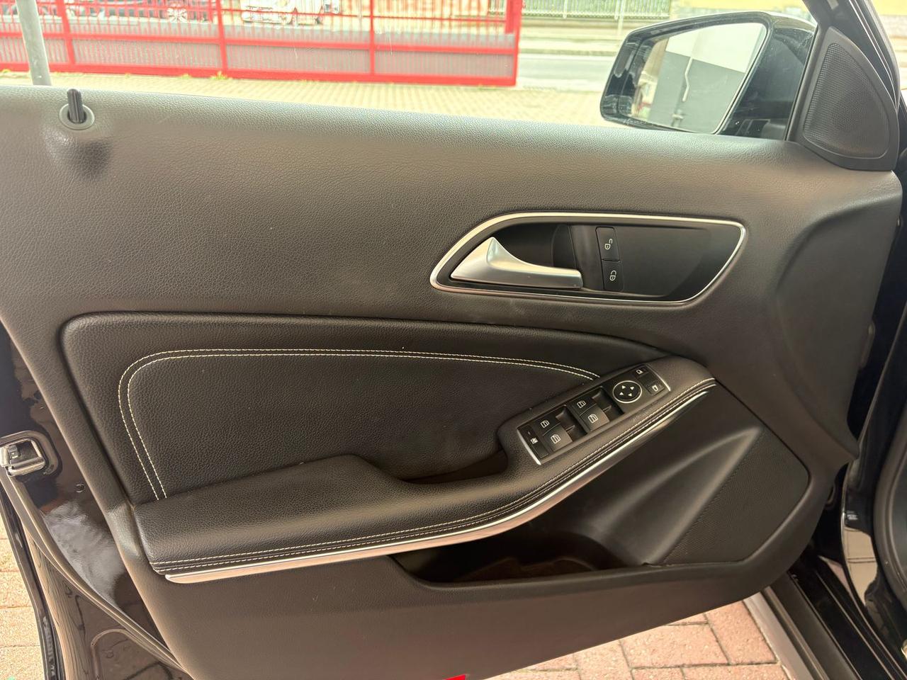 Mercedes-Benz GLA 200 200 D Premium #50687