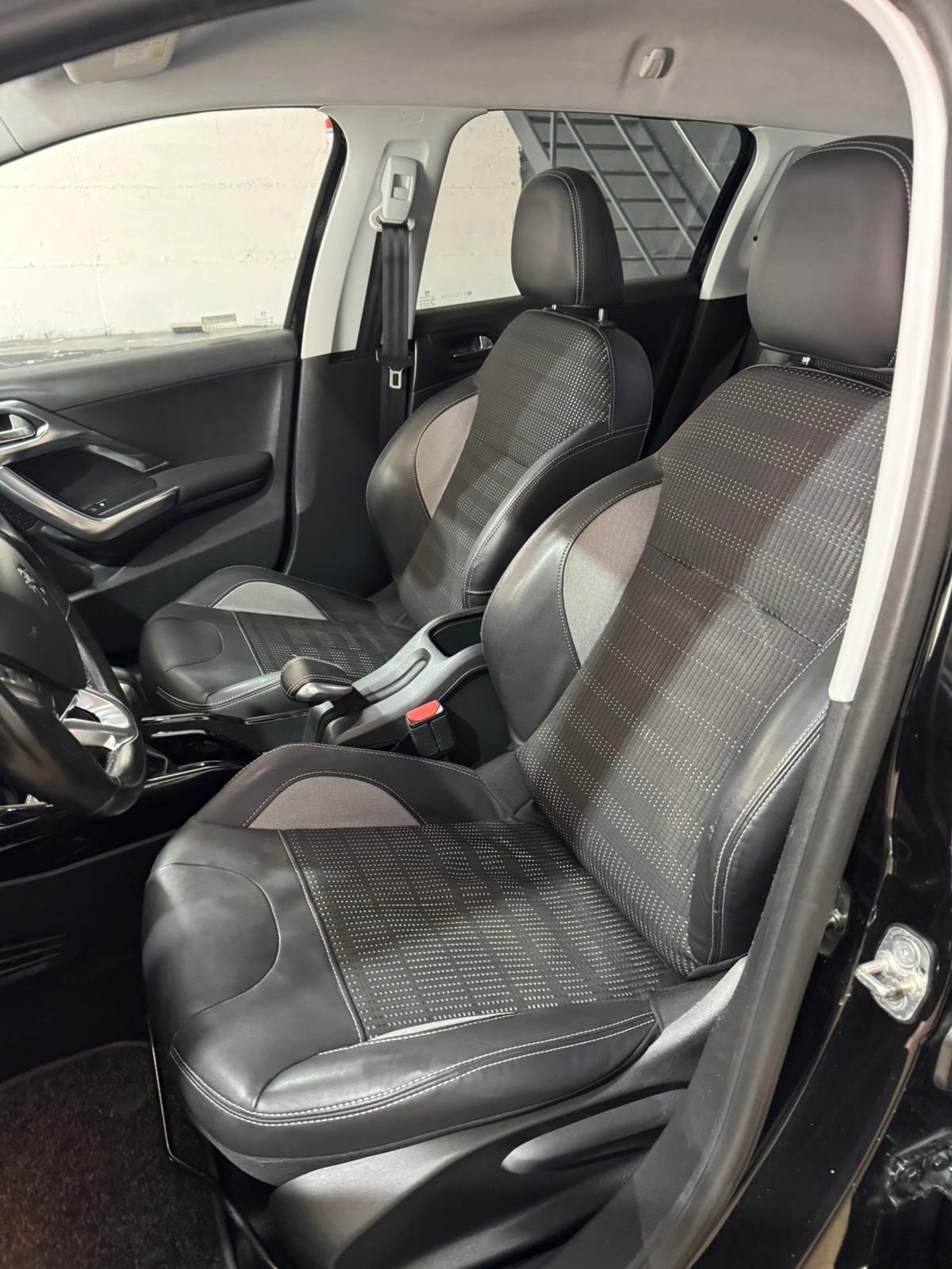 Peugeot 2008 BlueHDi 100 Allure