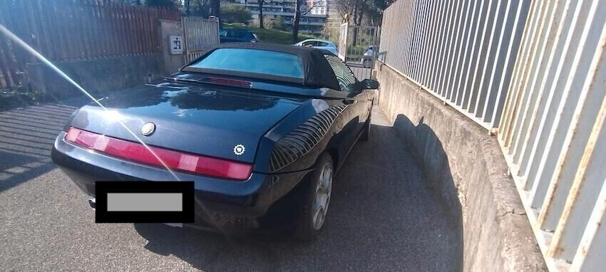 Alfa Romeo Spider 3000 v6