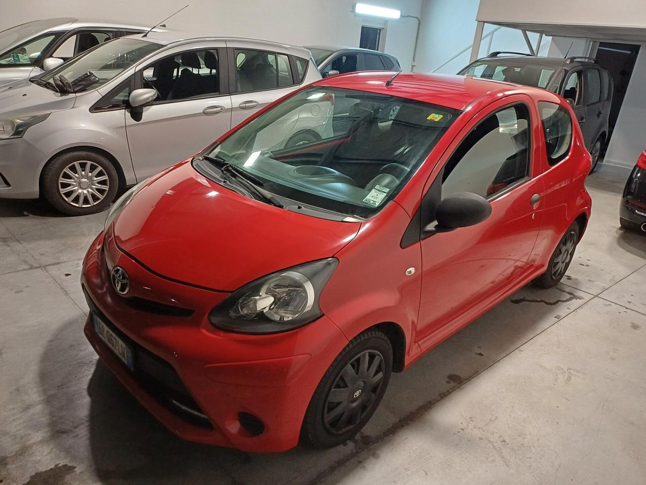 Toyota Aygo 1.0 12V Vvt-i Active Clima/Servo/Unipro