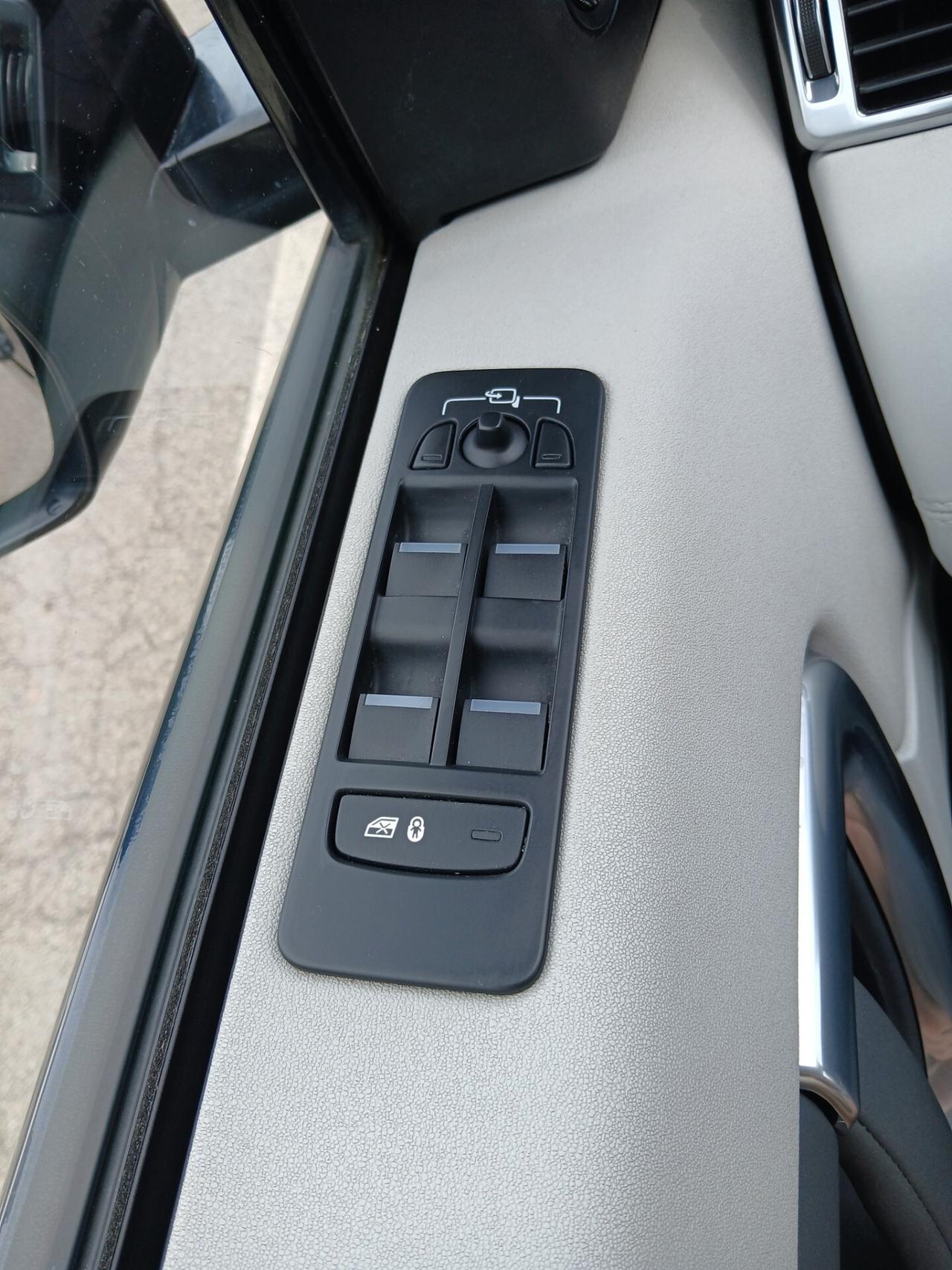 Land Rover Discovery Sport 2.0 TD4 150 CV 11600€