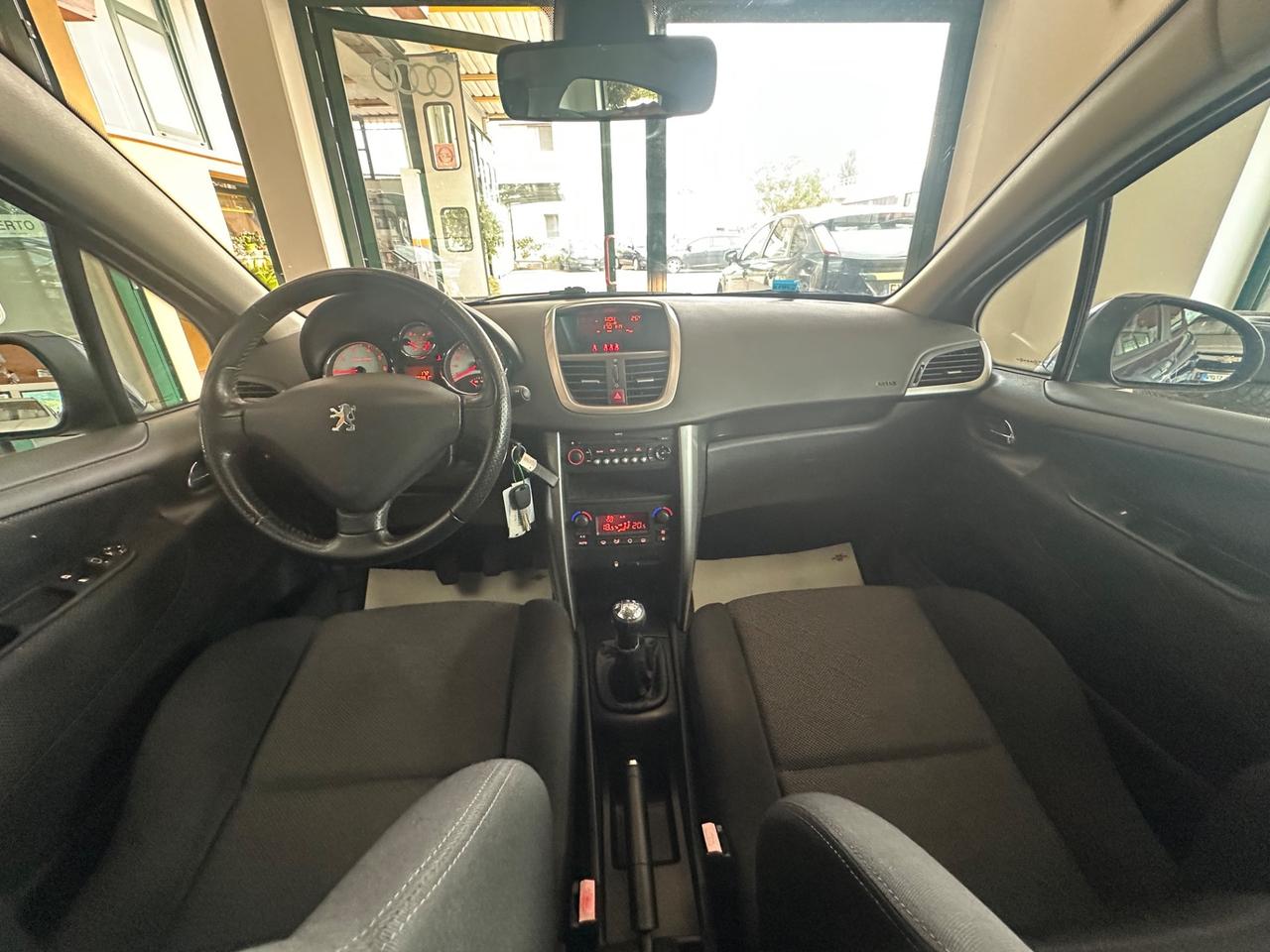Peugeot 207 1.4 8V 75CV 5p. X Line
