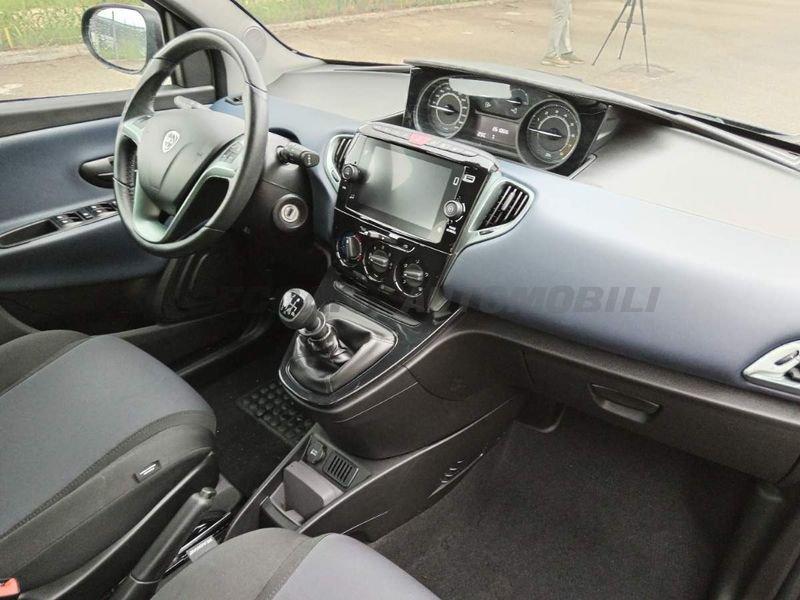 Lancia Ypsilon Ypsilon 1.0 firefly hybrid Platino s&s 70cv