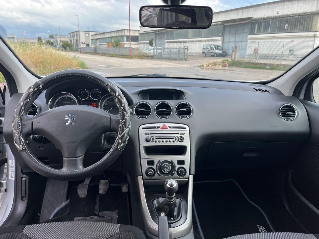 Peugeot 308 1.6 HDi 110CV 5p. Féline (6 Marce)