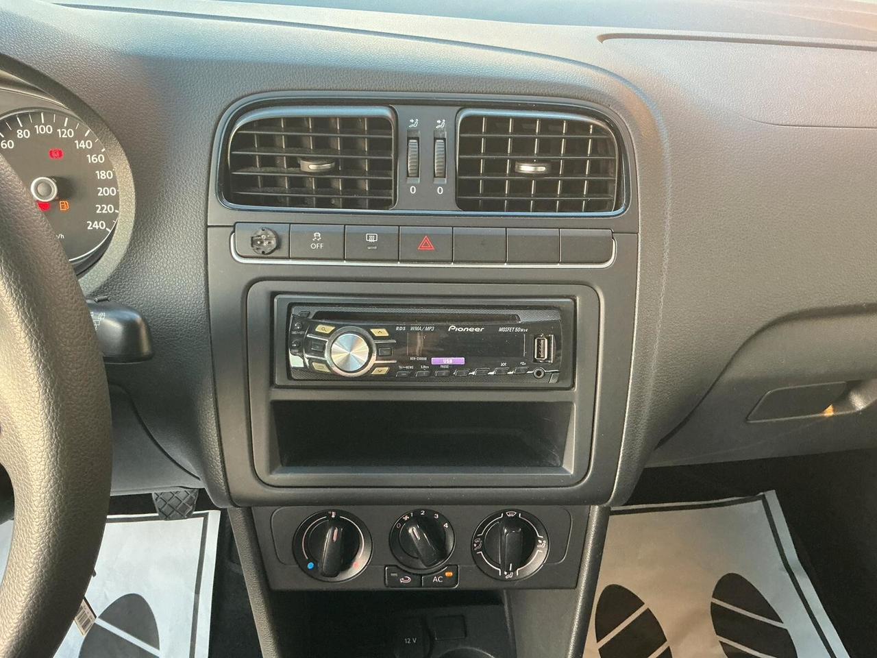 Volkswagen Polo 1.2 benzina Neopatentati