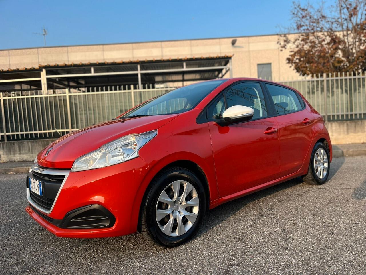 Peugeot 208 PureTech 68 cv x neopatentati