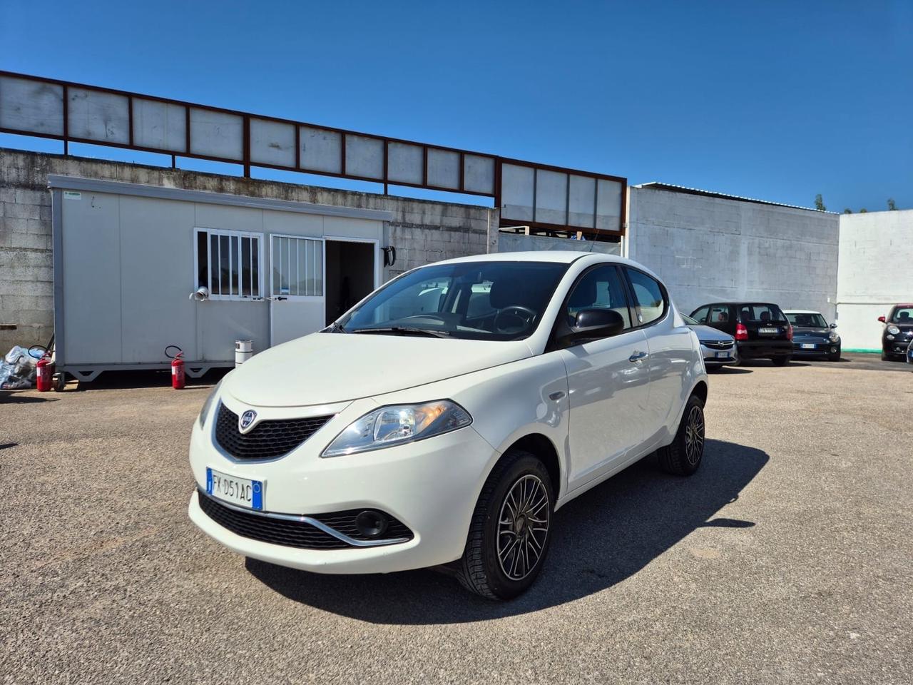 Lancia Ypsilon 0.9 TwinAir 85 CV 5 porte Metano Ecochic Gold
