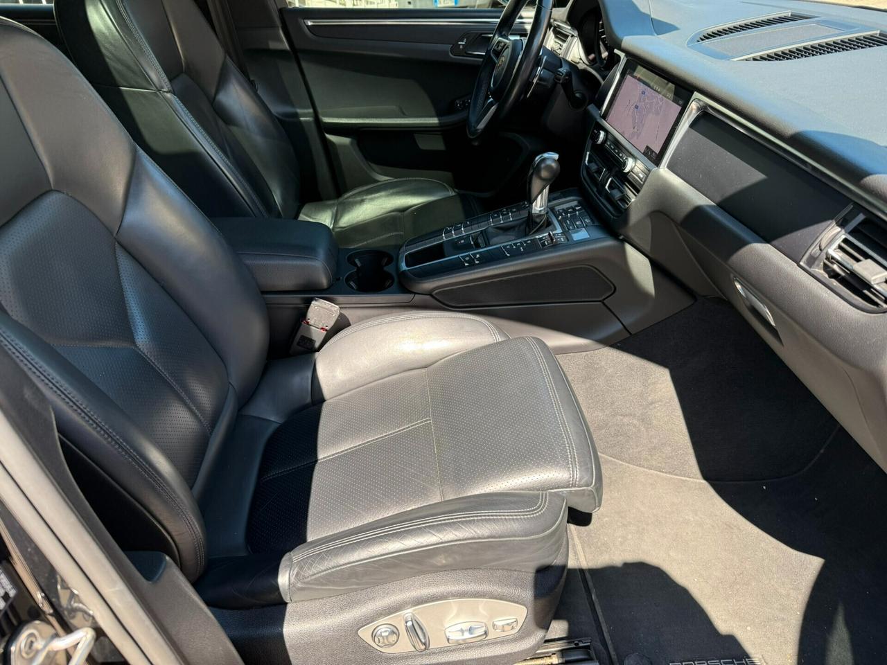 Porsche Macan 2.0 Benzina 245 cv Tetto