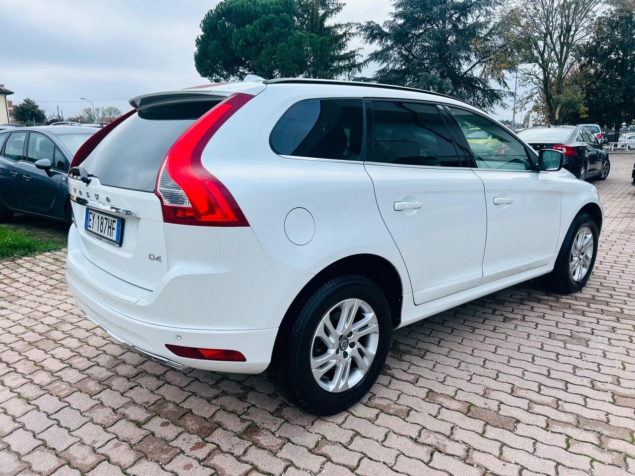 Volvo XC 60 XC60 D4 Geartronic R-design Momentum