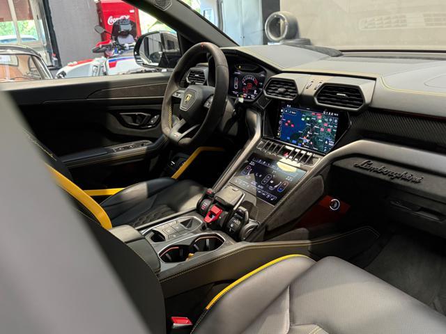 LAMBORGHINI Urus 4.0 Performante