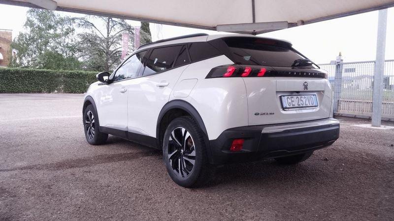 Peugeot e-2008 e 100kW Allure Pack