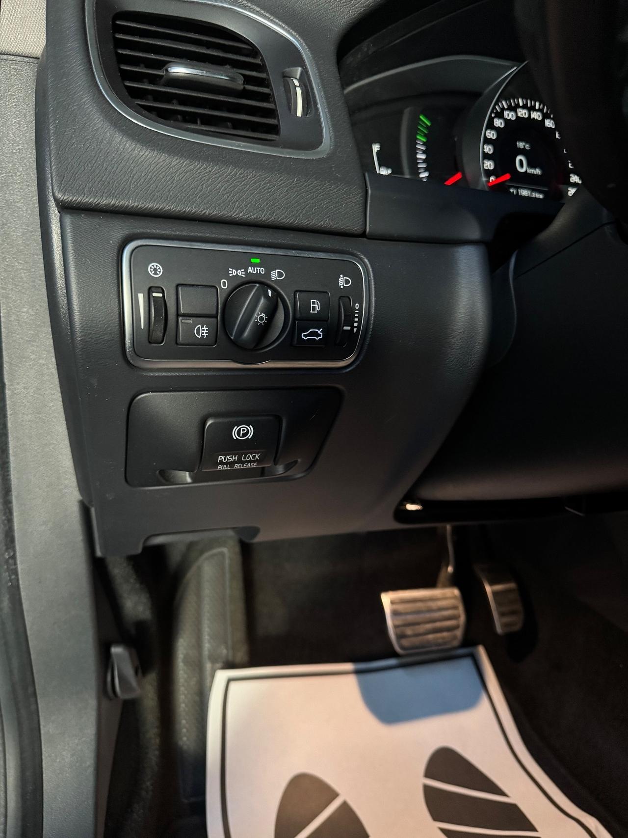 Volvo S60 CAMBIO AUTOMATICO ADATTA A NEOPATENTATI