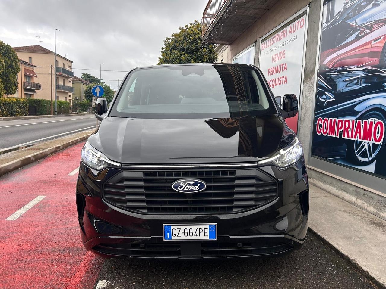 Ford Transit custom 2.0 TDCI eco blue 150 CV titanium 9 posti