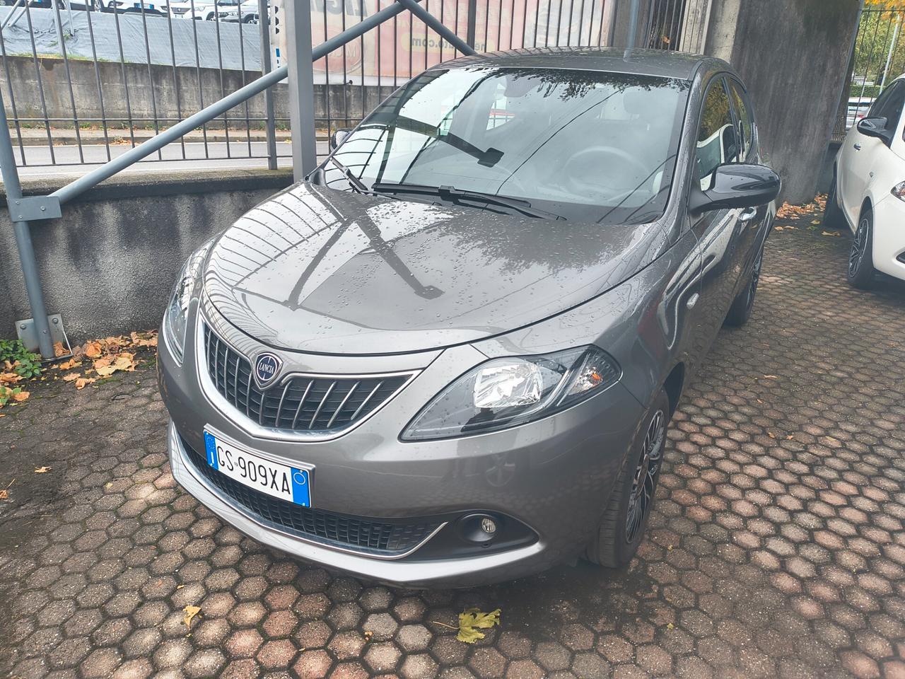 Lancia Ypsilon 1.0 FireFly 5 porte S&S Hybrid Platino