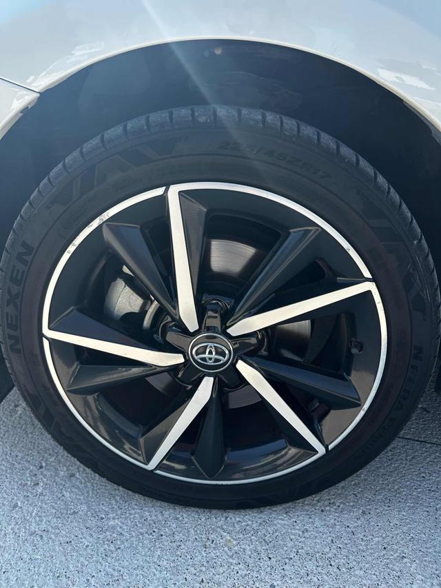 TOYOTA Auris Touring Sports 1.8 Hybrid Black Edition CVT