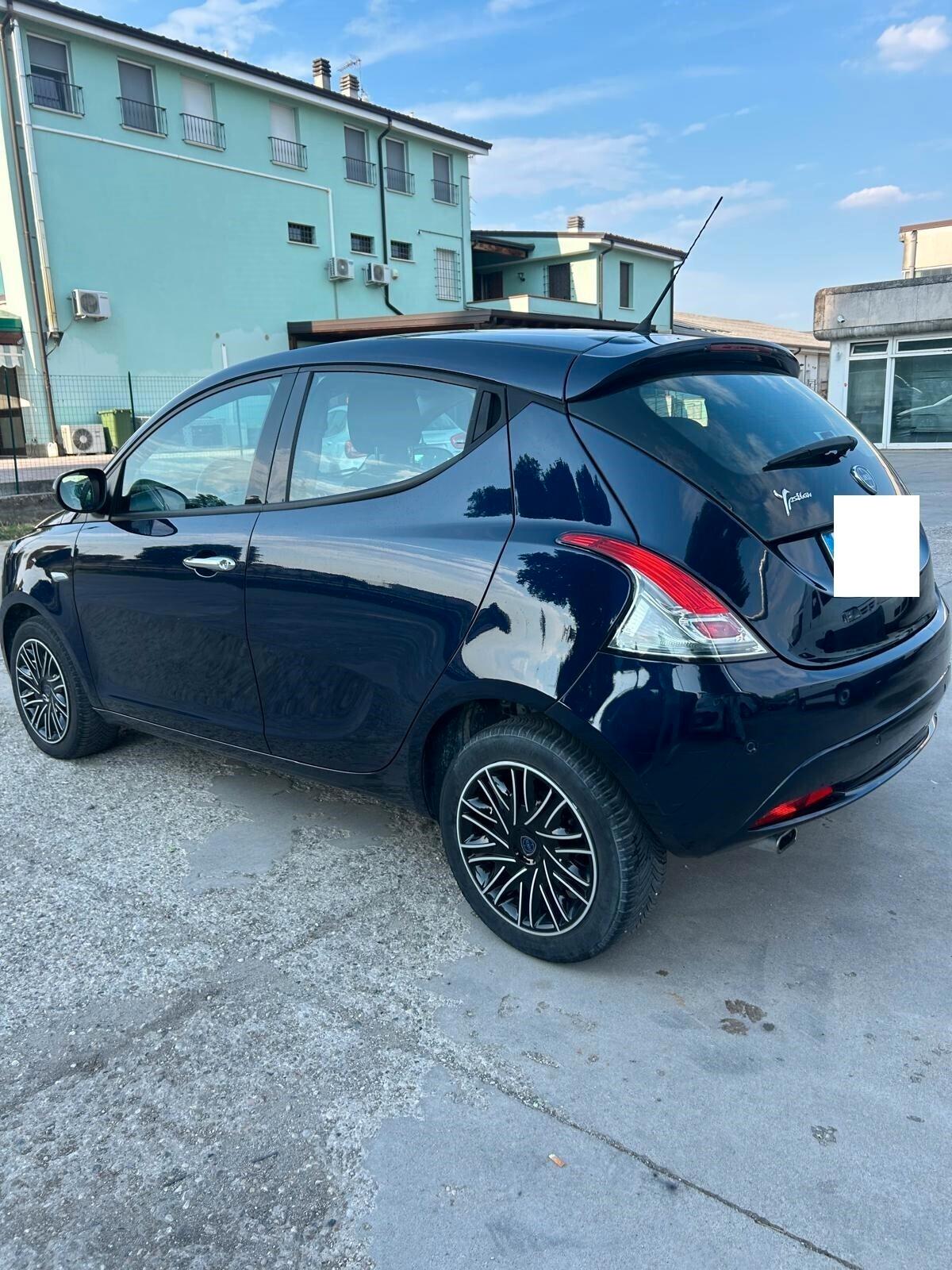 Lancia Ypsilon 1.3 MJT 16V 95 CV 5 porte S&S Gold OK NEO PATENTATI