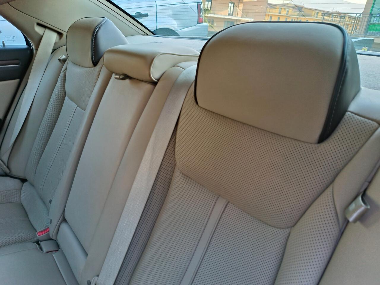 Lancia Thema 3.0 V6 Multijet II 239 CV Platinum