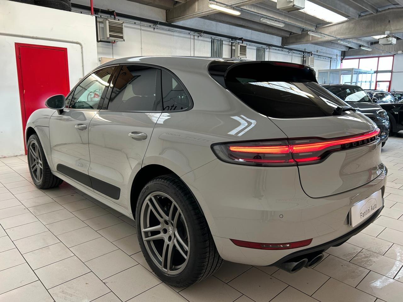 Porsche Macan 2.0 245cv pdk-Dettagli in Descrizione