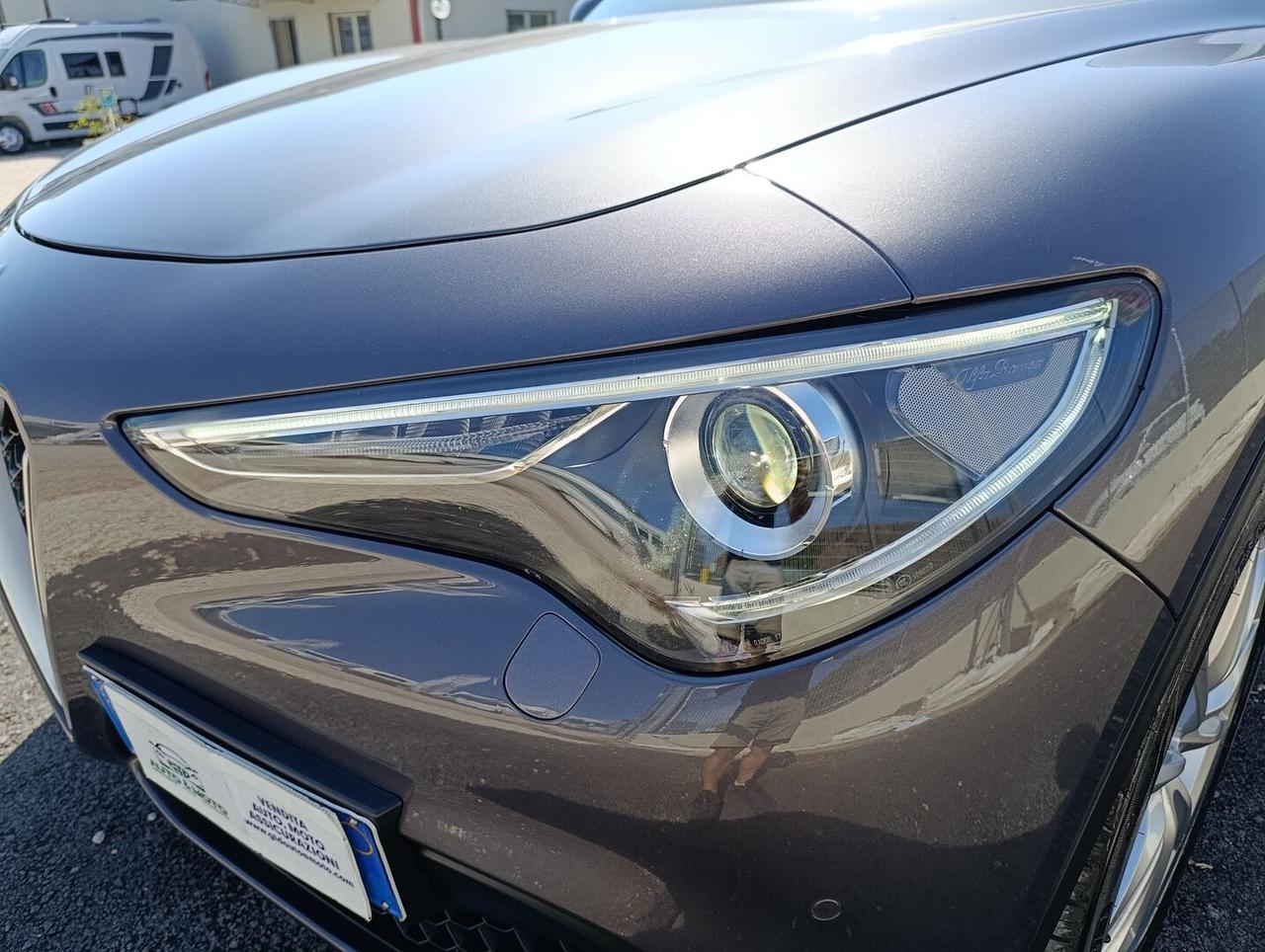 Alfa Romeo Stelvio 2.2 t Business Q4 210cv auto my19