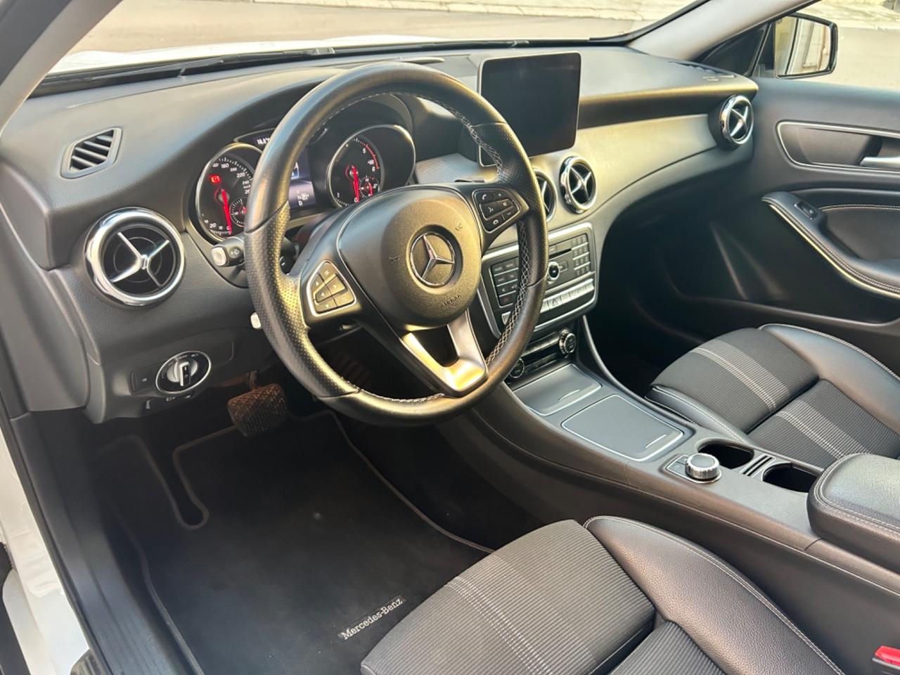 Mercedes-benz GLA 200 d Automatic 4Matic Sport