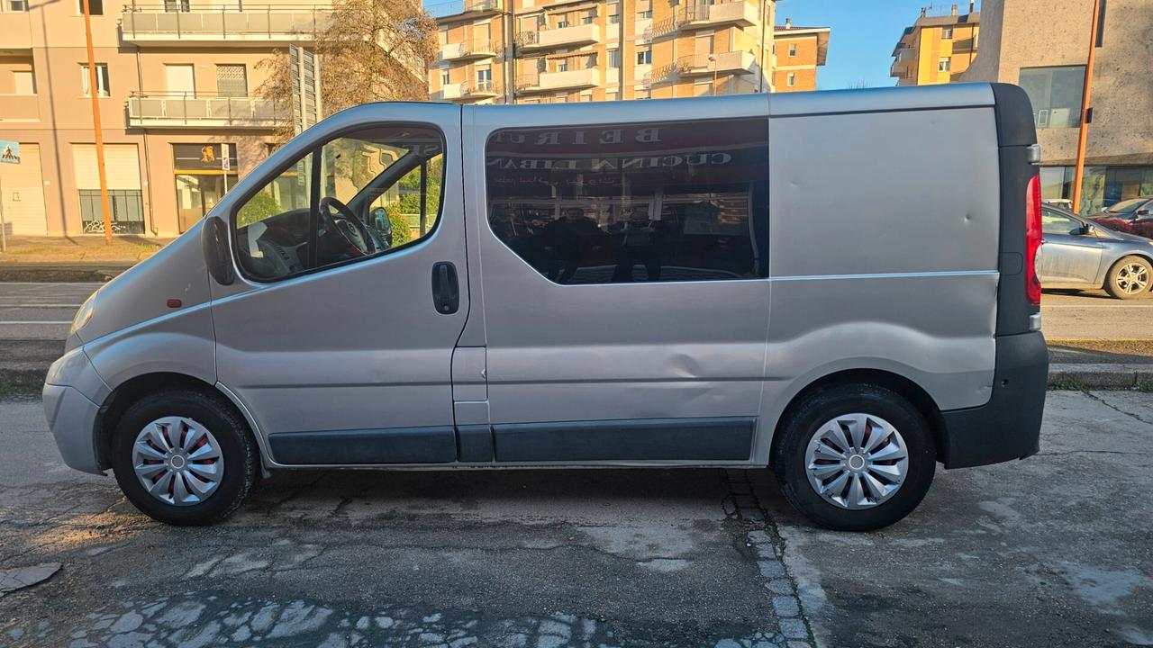 Opel Vivaro 2.0 CDTI 114CV / 6 POSTI/ GANCIO TRAINO