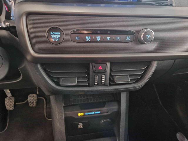 FORD Tourneo Courier 1.0 EcoBoost Titanium