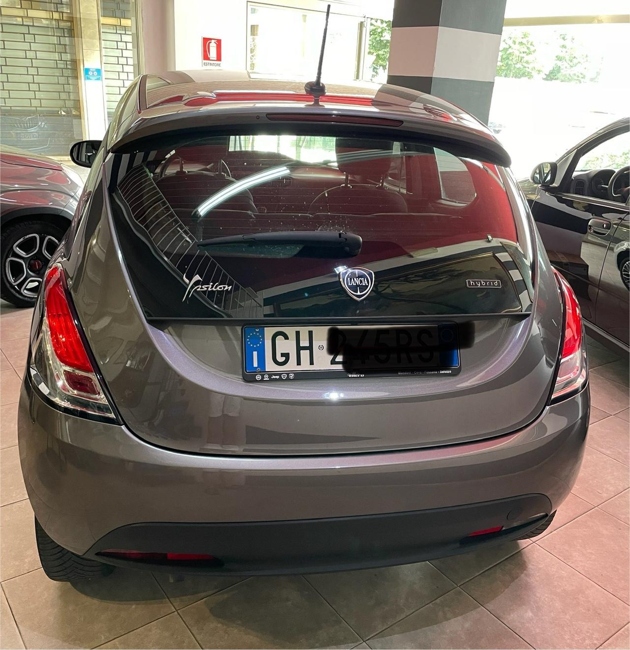 Lancia Ypsilon 1.0 FireFly 5 porte S&S Hybrid Ecochic Silver