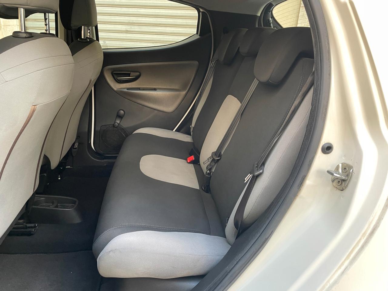 Lancia Ypsilon 1.2 69 CV 5 porte GPL Ecochic Silver