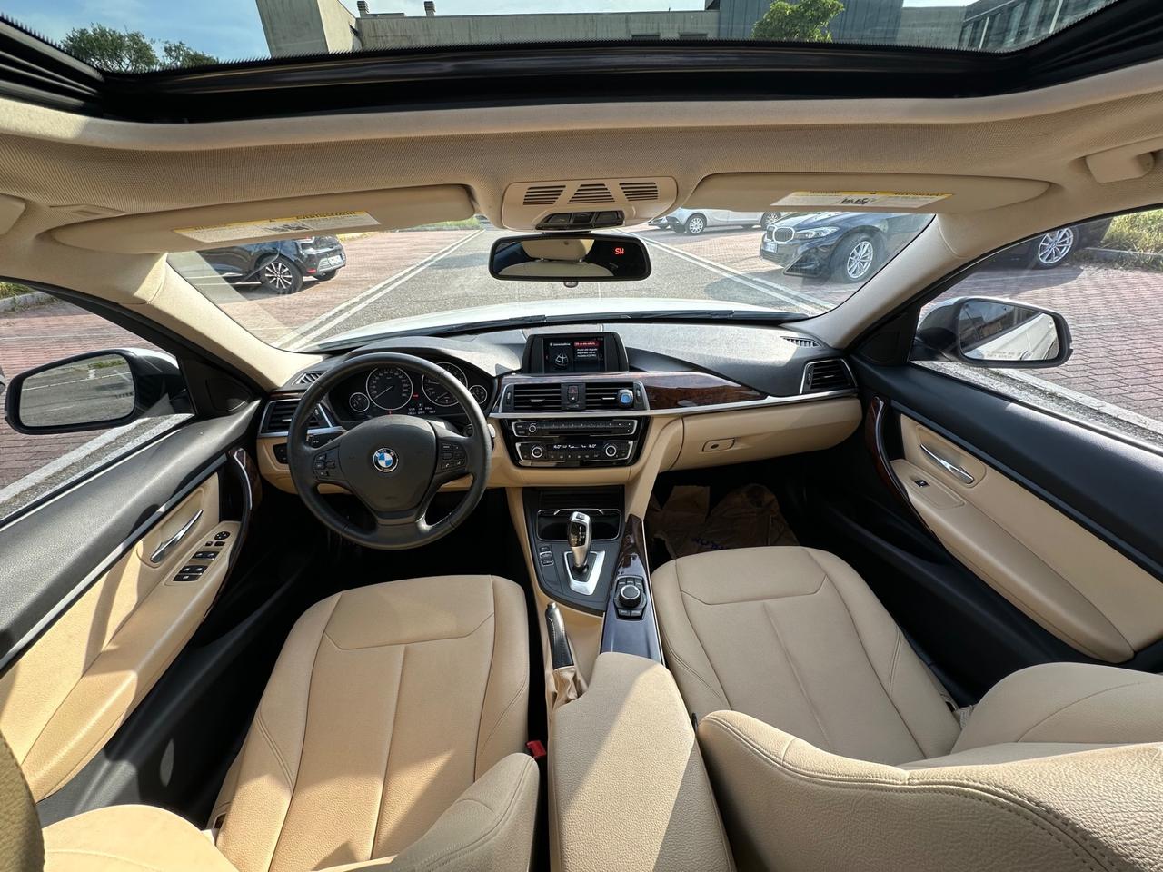 Bmw 320i berlina Business Advantage aut.