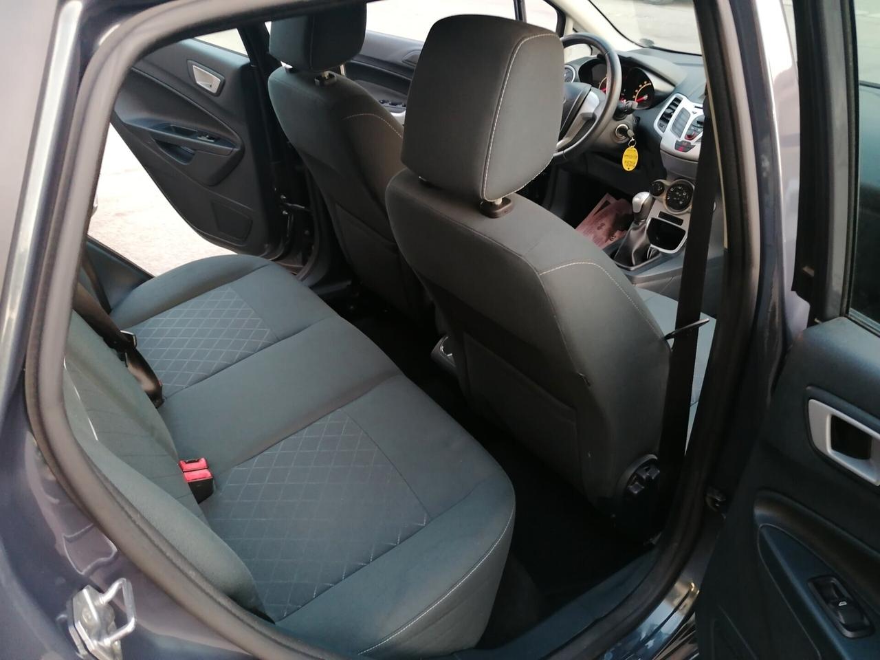 Ford Fiesta Ikon 1.4 TDCi 70CV 5 porte
