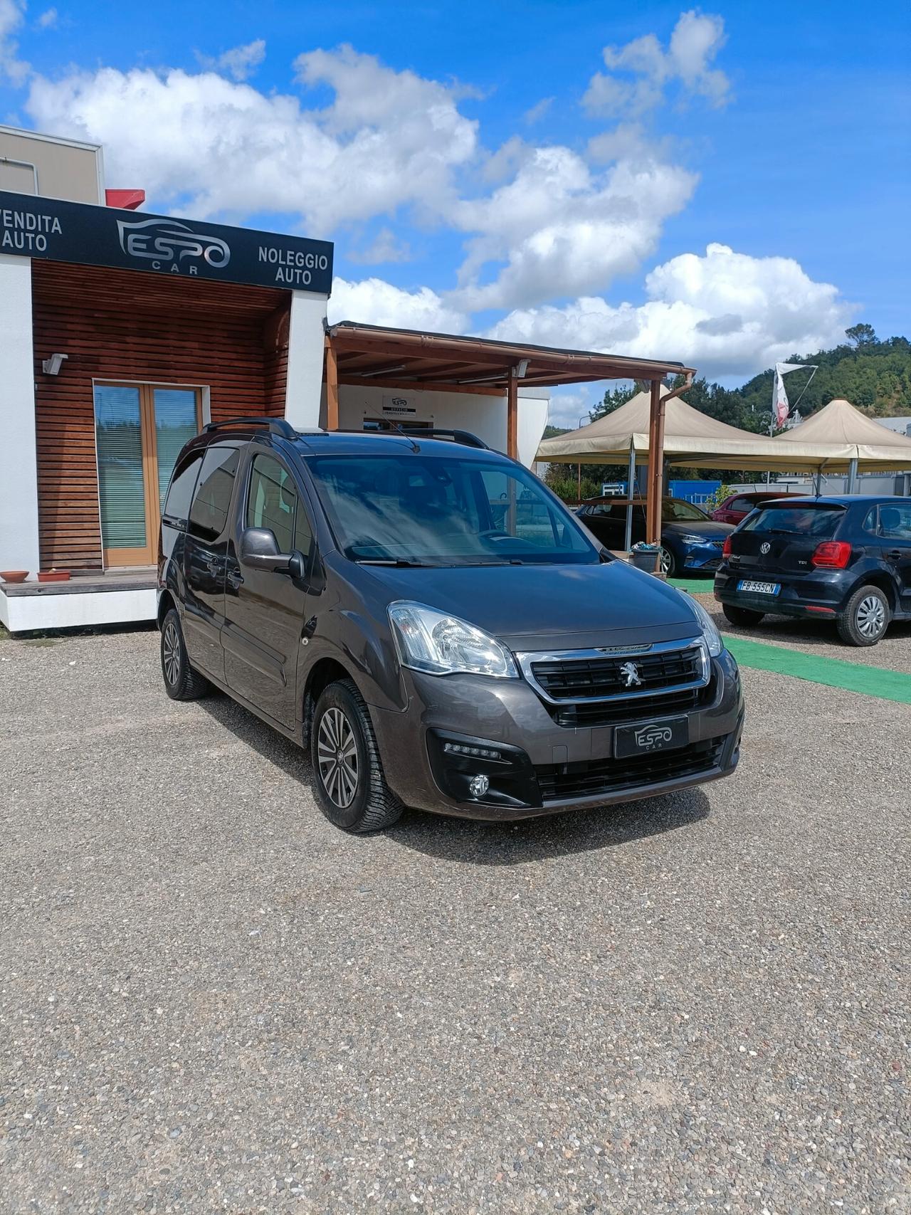 Peugeot Partner Tepee BlueHDi 100 Outdoor