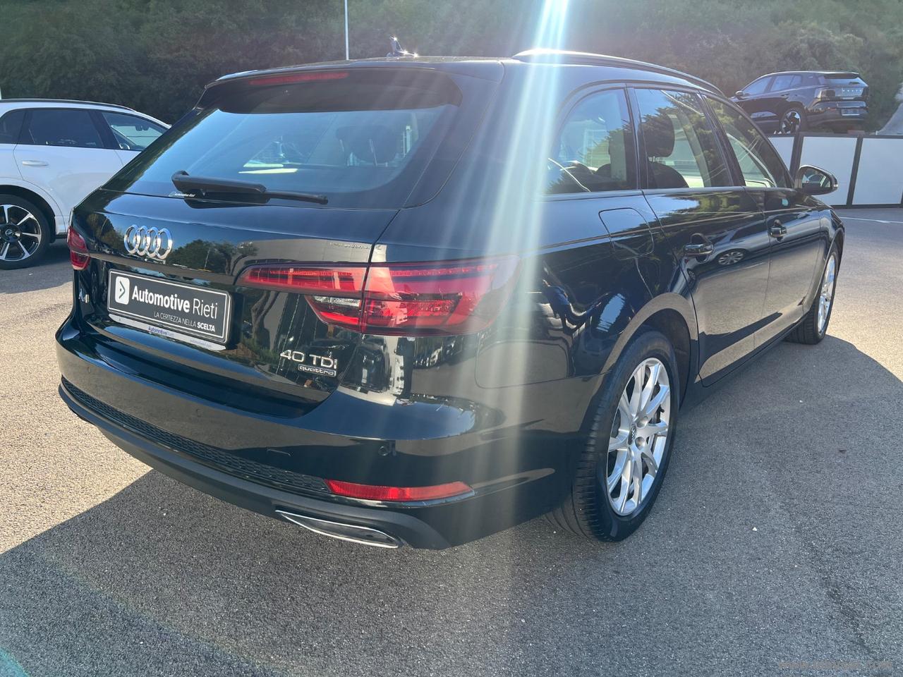 AUDI A4 40 TDI quattro S tronic Business Adv.
