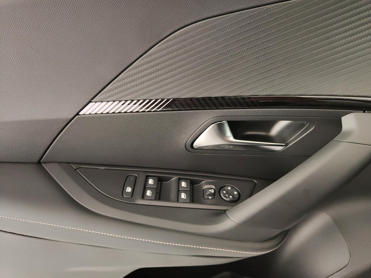 Peugeot 2008 Hybrid 145 e-DCS6 Allure