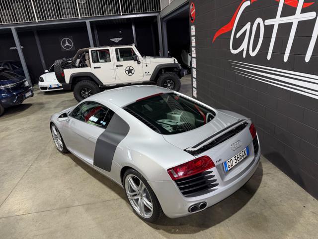 AUDI R8 4.2 V8 FSI QUATTRO R TRONIC