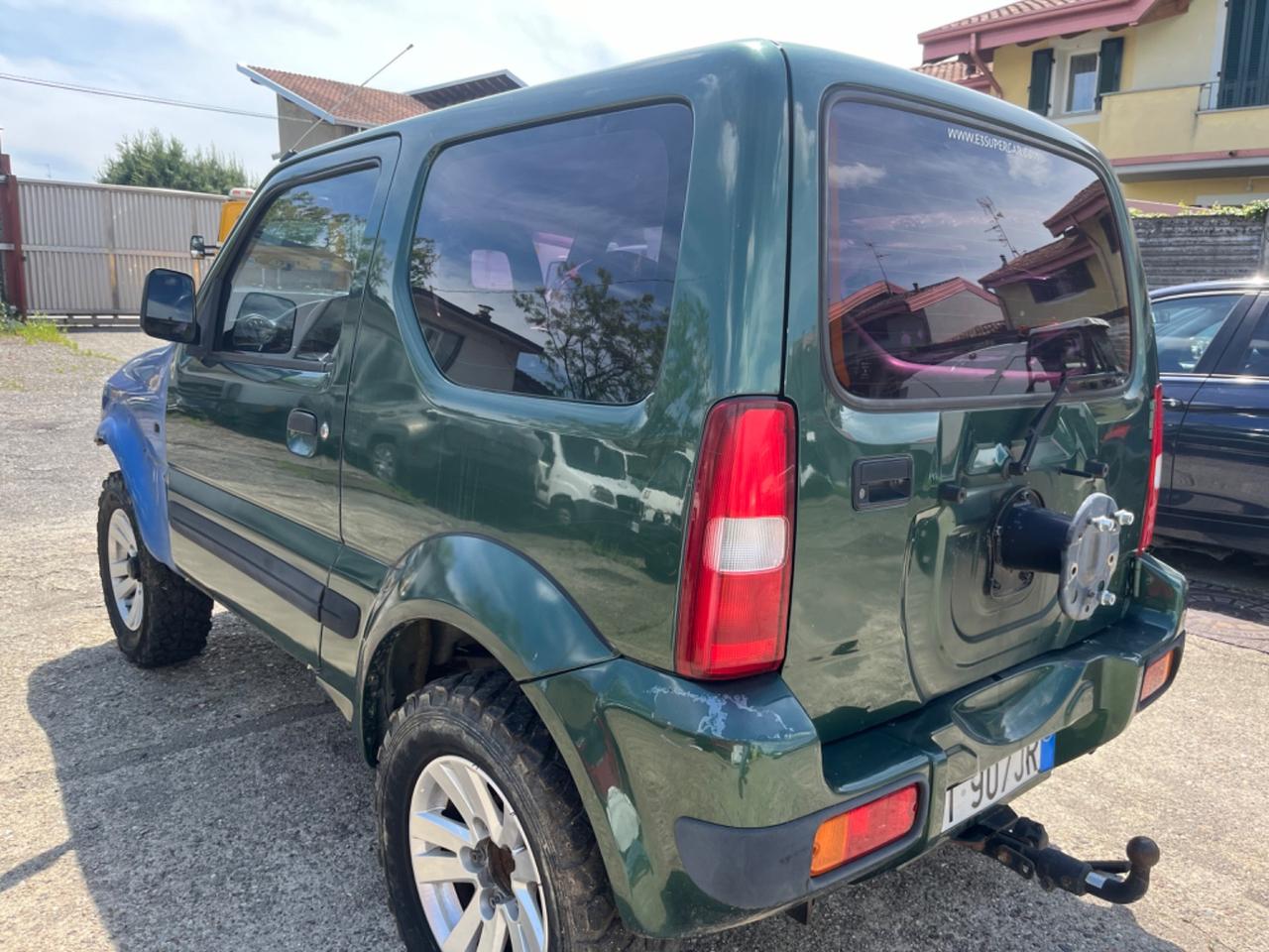 Suzuki Jimny 1.3i 16V sinistrato