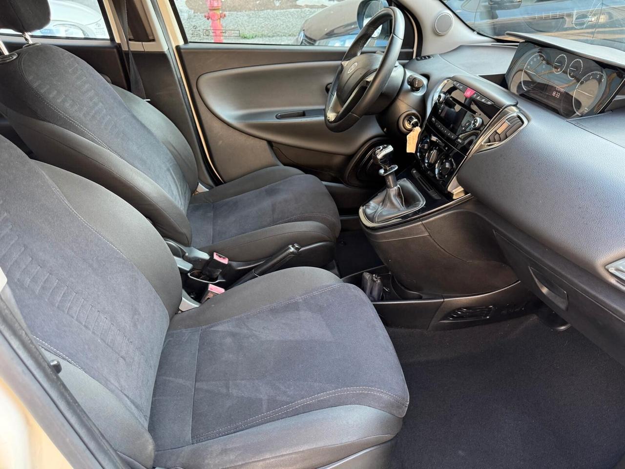 Lancia Ypsilon 1.2 69 CV 5 porte GPL*EURO5*NEOPATENTATI