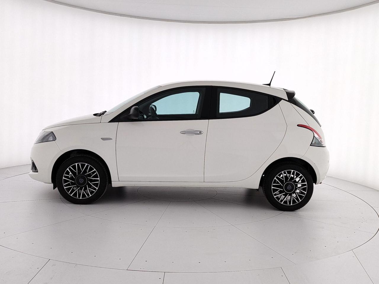 Lancia Ypsilon 1.0 FireFly 5 porte S&S Hybrid Platino