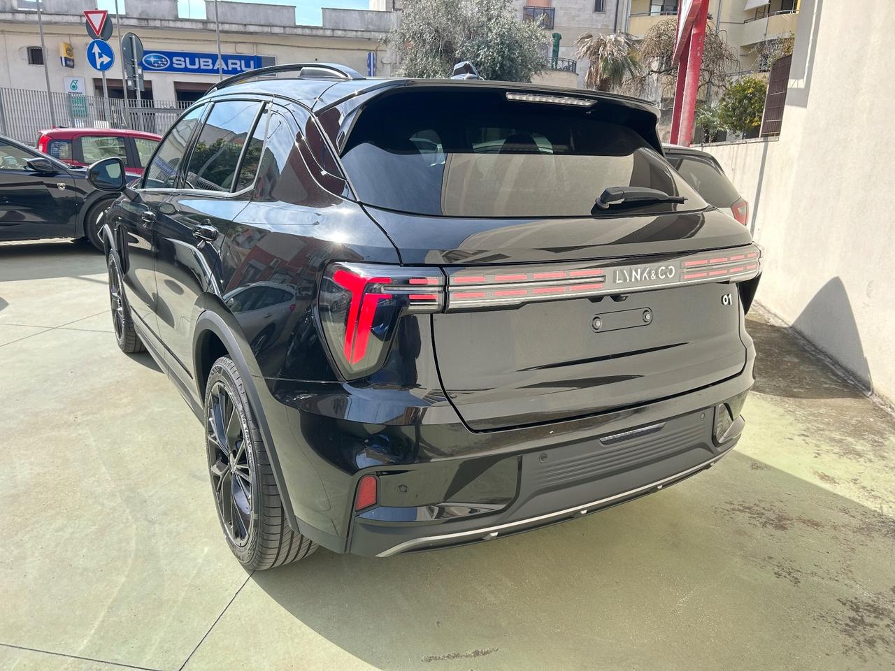 Lynk&co 01 PHEV More