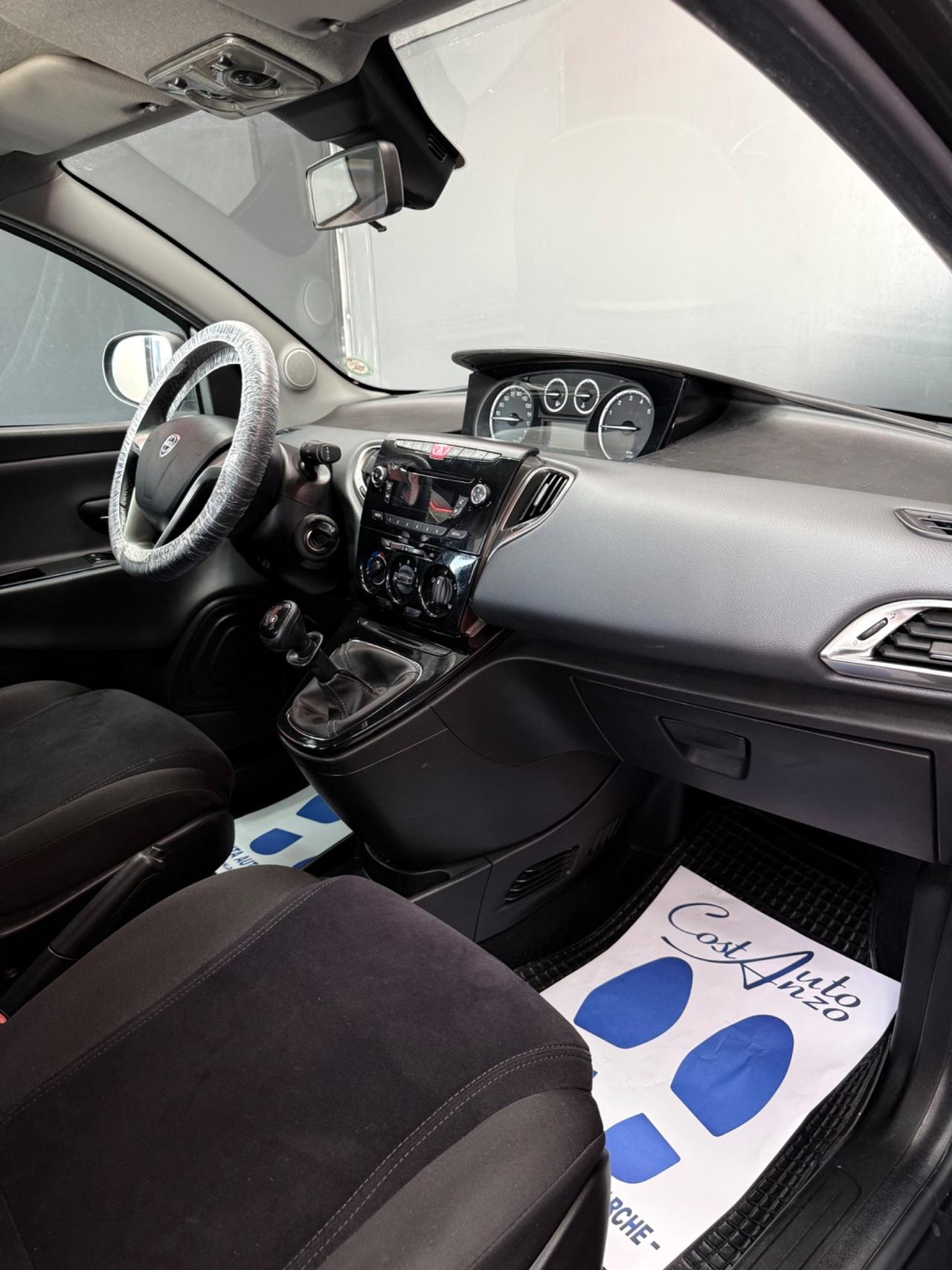 Lancia Ypsilon 1.2 Benzina 69 CV Platinum 2013