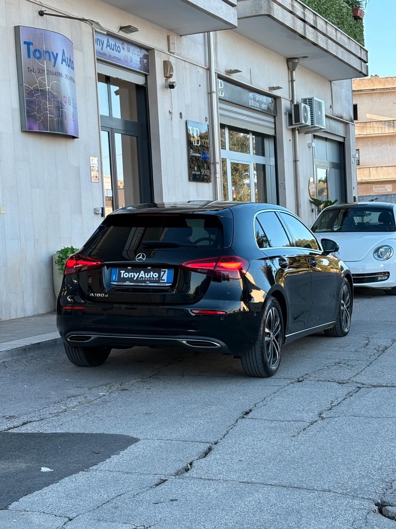 Mercedes-benz A 180 d Premium auto AMG con NAVI,TELECAMERA,VIRTUAL COCKPIT,APPLE CARPLAY,FULL LED,VETRI OSCURATI,TESSUTO