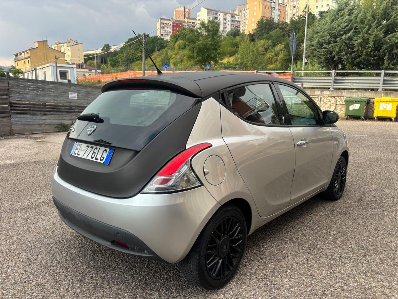 Lancia Ypsilon 1.2 69 CV 5 porte S&S Silver