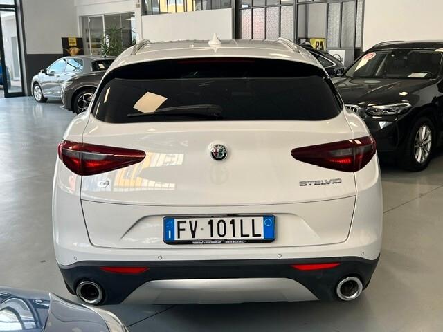 Alfa Romeo Stelvio 2.2 Turbodiesel 180 CV AT8 Q4 Super