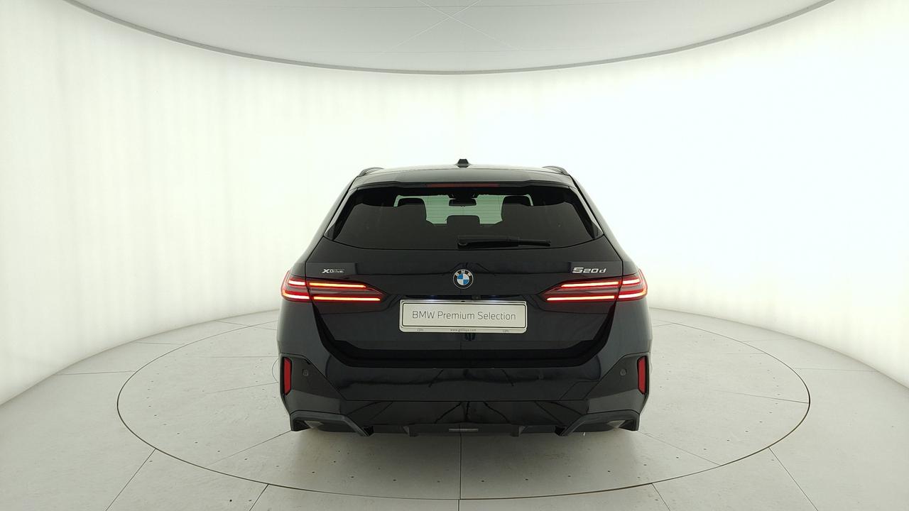 BMW Serie 5 G61 2024 Touring - 520d Touring 48V xdrive MSport Pro auto