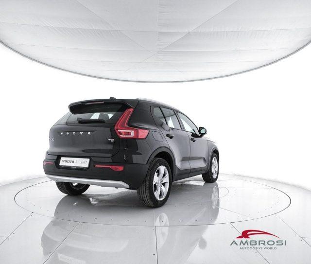 VOLVO XC40 T2 Momentum Core Auto